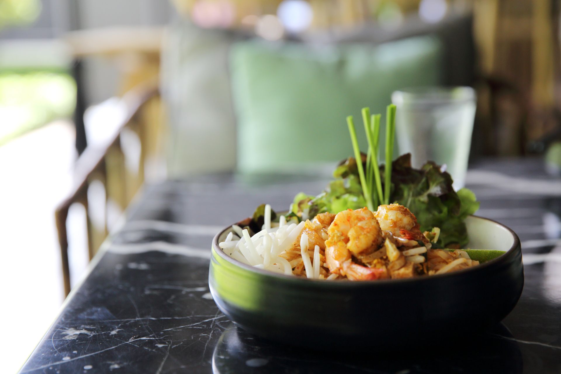 close-up-rice-bowl-table